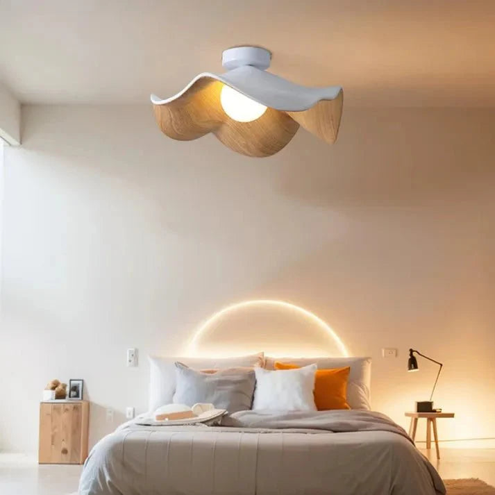 Scandinavische houten Lotus plafondlamp van hars