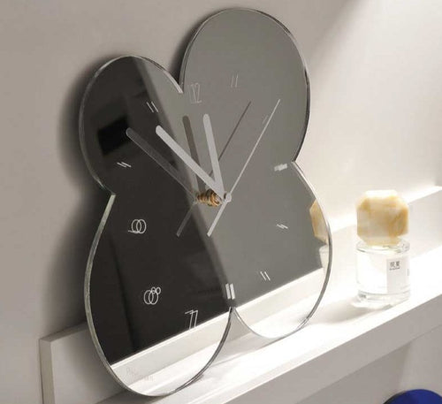 MirraTime | Acryl Spiegel Bloem Wandklok - Moderne Decoratieve Klok