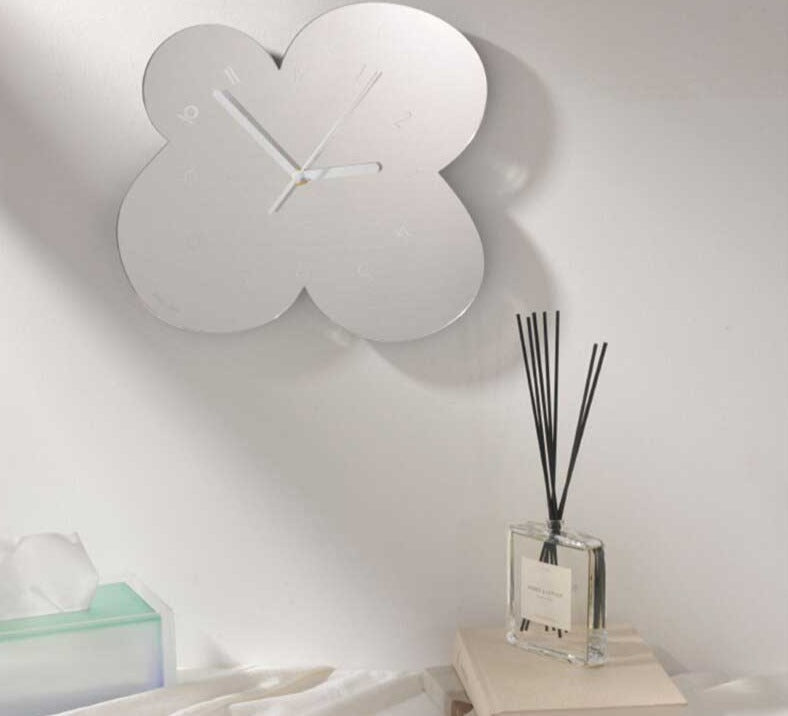 MirraTime | Acryl Spiegel Bloem Wandklok - Moderne Decoratieve Klok