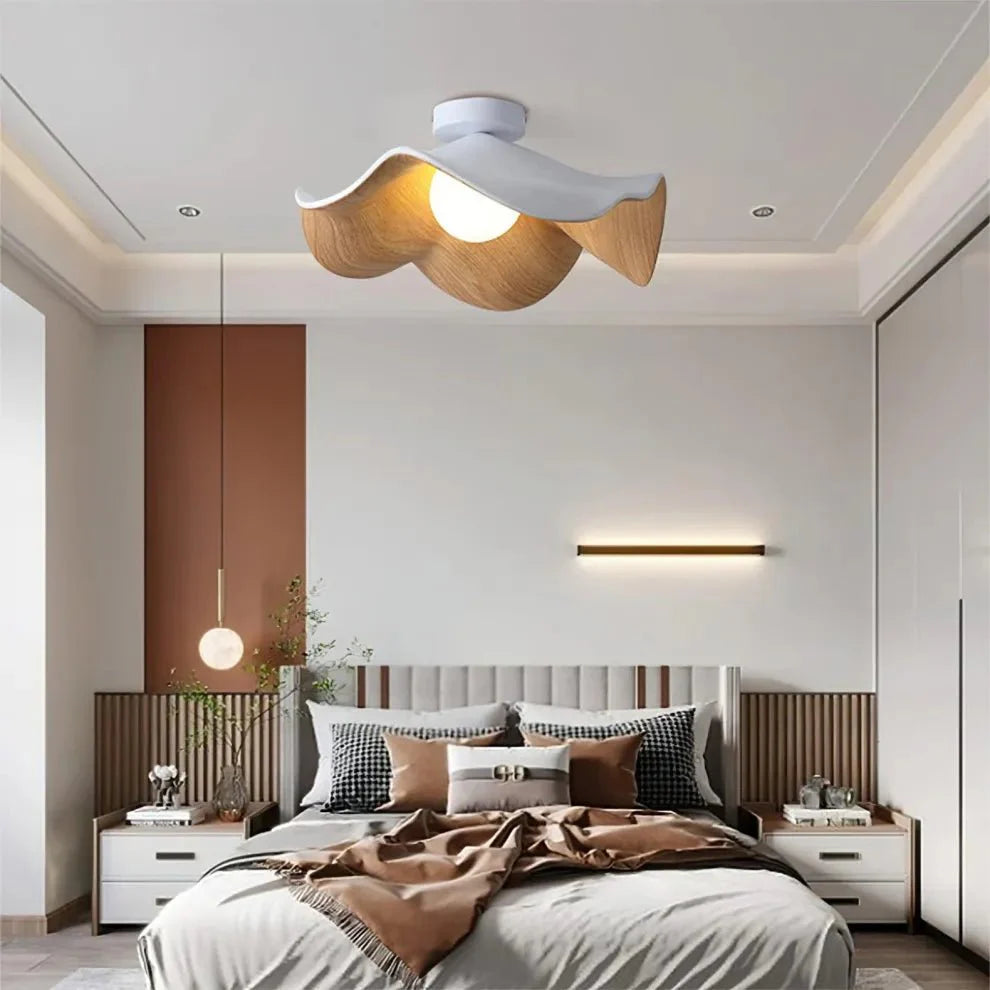 Scandinavische houten Lotus plafondlamp van hars