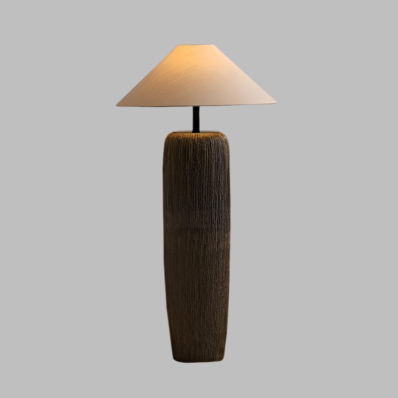 Verweerd houten vloerlamp