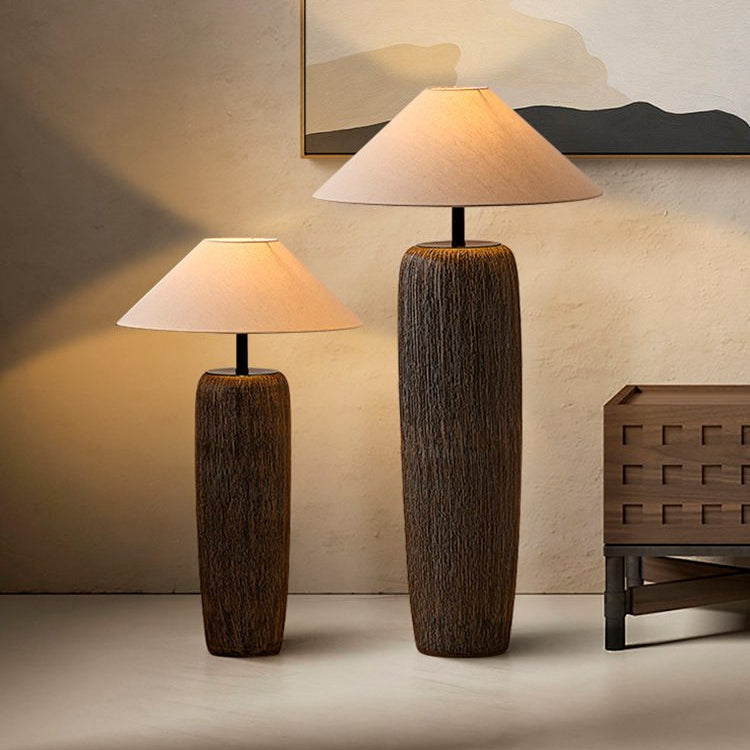 Verweerd houten vloerlamp