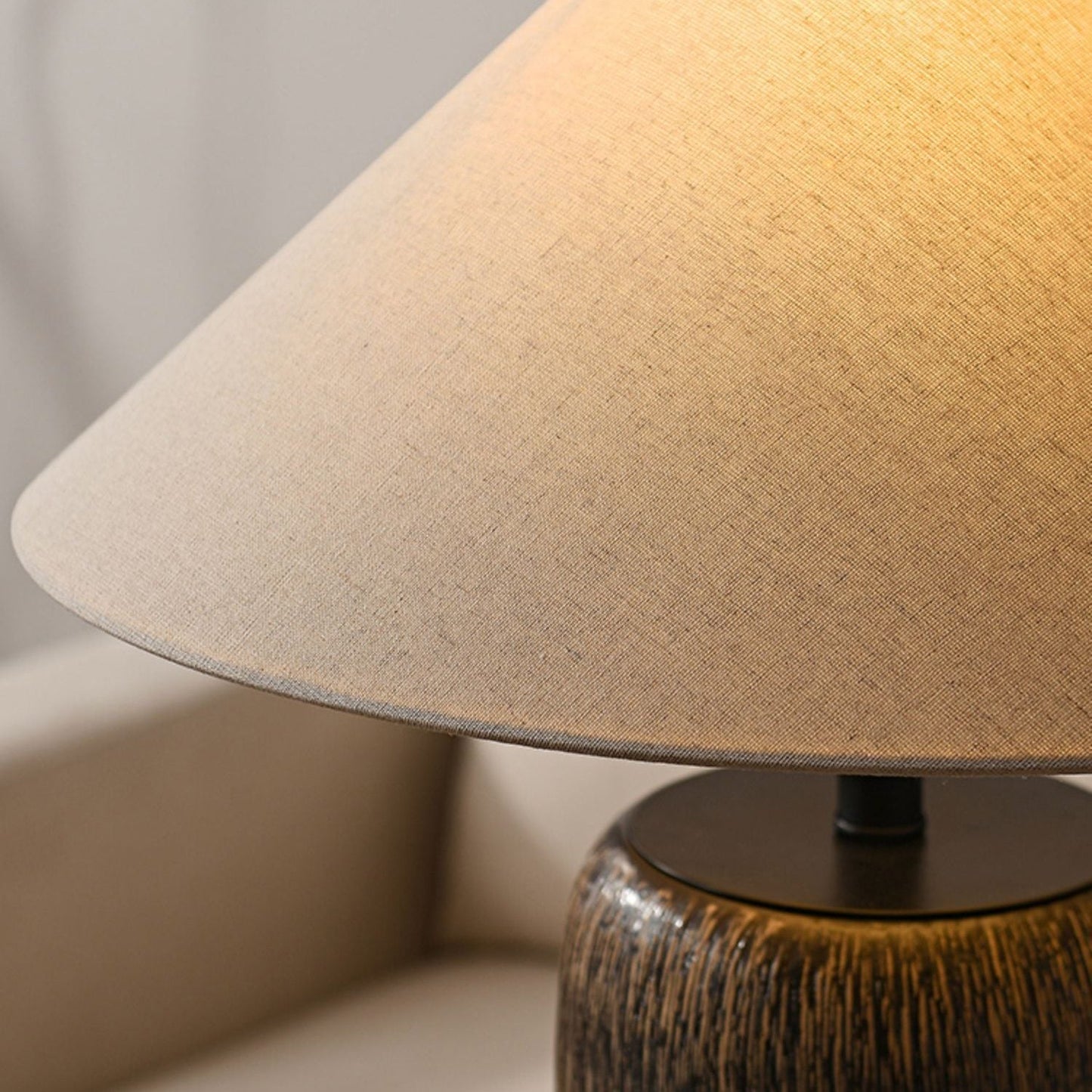 Verweerd houten vloerlamp
