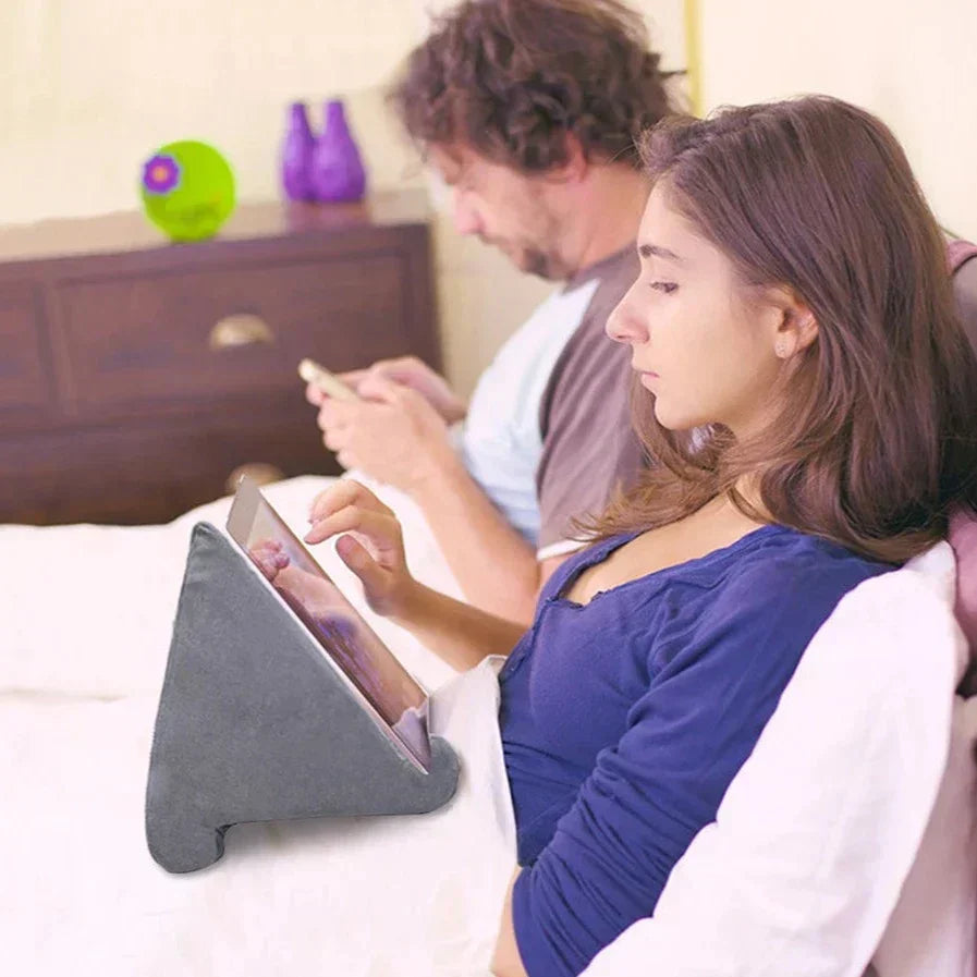 ReadRest | Comfortabele Tablet & E-Reader Kussenstandaard - Ergonomische Zachte Schuimstandaard voor Handenvrij Lezen & Kijken