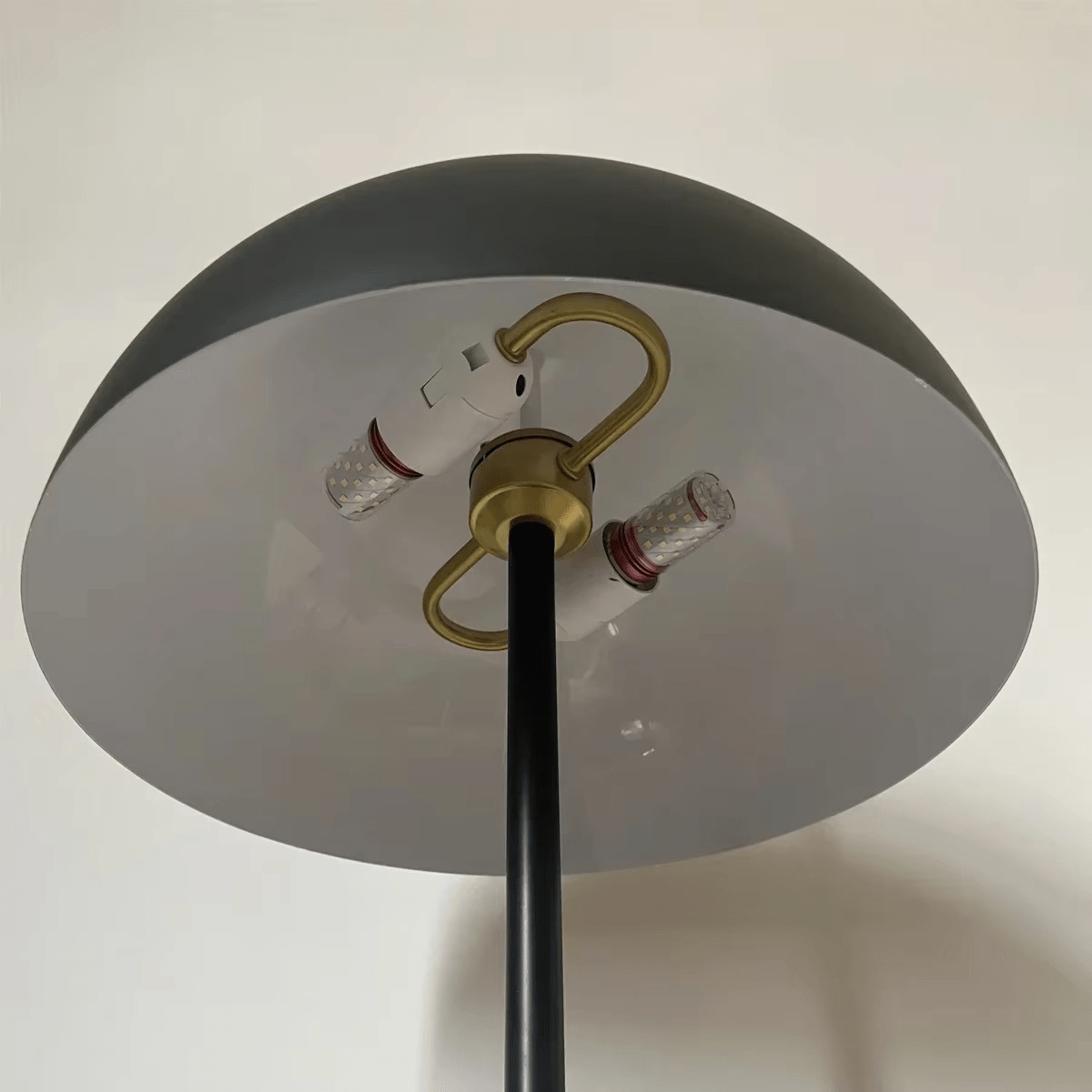 Minimalistische Scandinavische vloerlamp