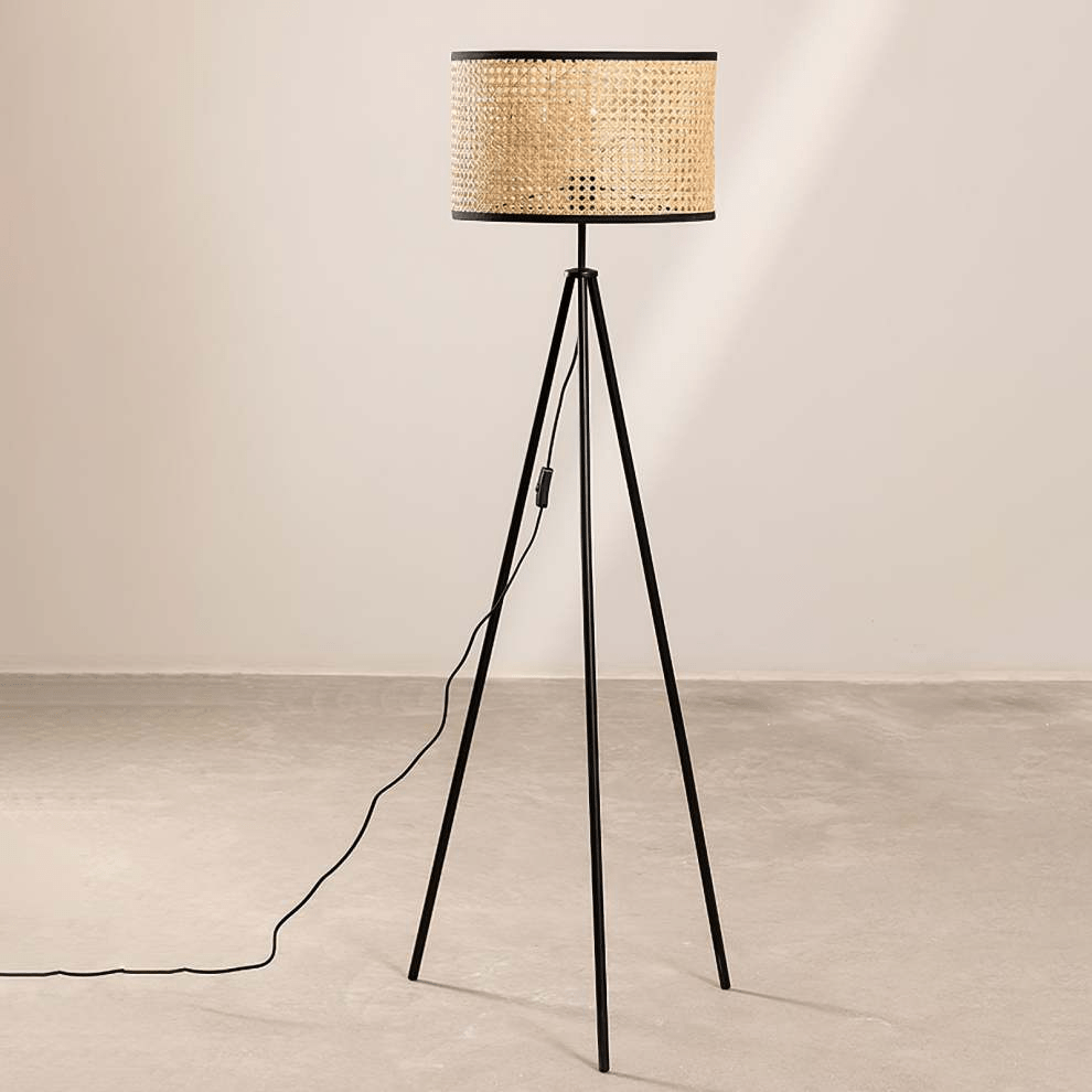 Rotan driepoot vloerlamp