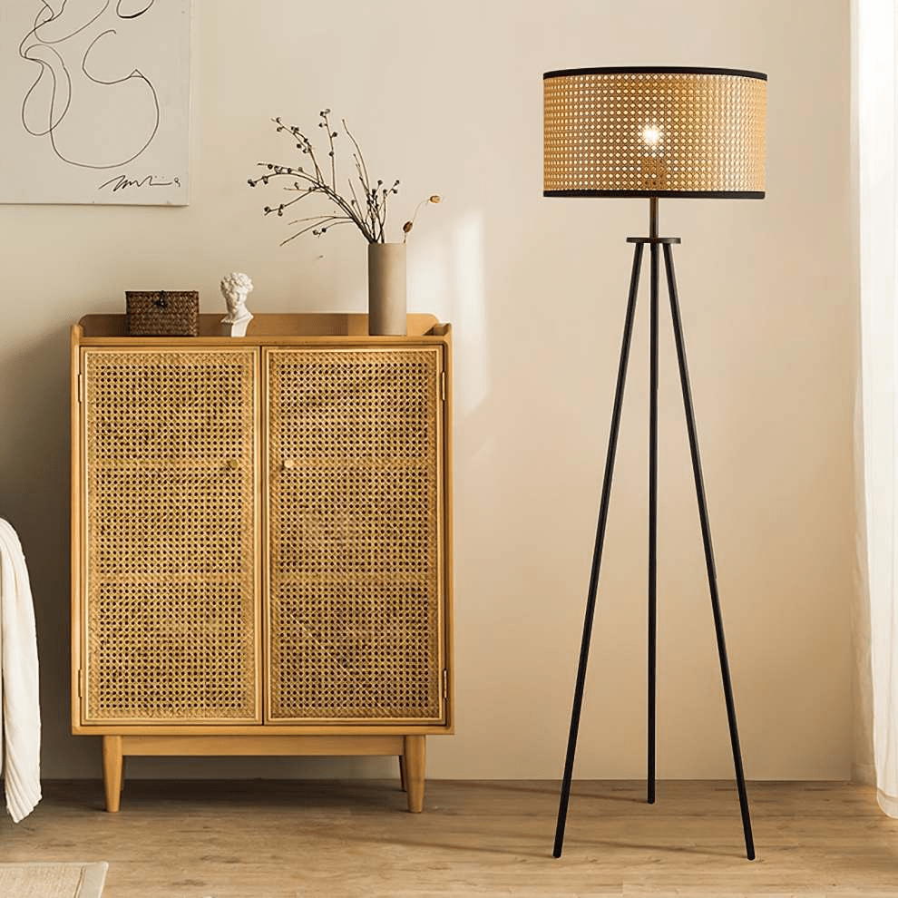 Rotan driepoot vloerlamp