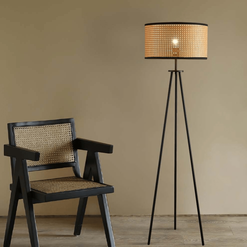 Rotan driepoot vloerlamp