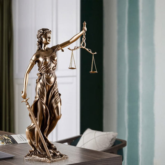 Veridica | Godin van Justitie-beeld – Elegante decoratieve sculptuur van Lady Justice