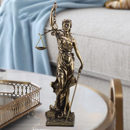 Veridica | Godin van Justitie-beeld – Elegante decoratieve sculptuur van Lady Justice