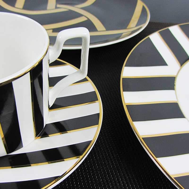 Mozart | Luxe 4-Delig Servies met Elegant Design – Porseleinen Dinerset