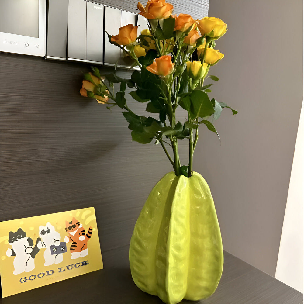 Nerithia - Ambachtelijke Keramieken Bloemenvaas in Stervruchtvorm