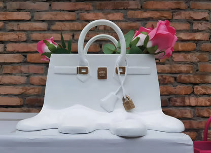 Melantha - Stijlvolle Vaas van Kunsthars in Handtassilhouet