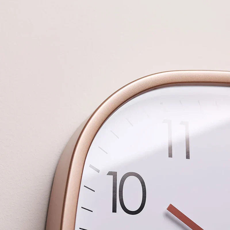 Chronix | Eenvoudige vierkante wandklok