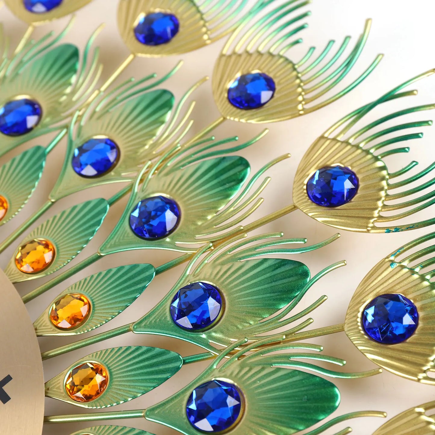 RoyalFeather | Grote Pauw Metalen Wandklok