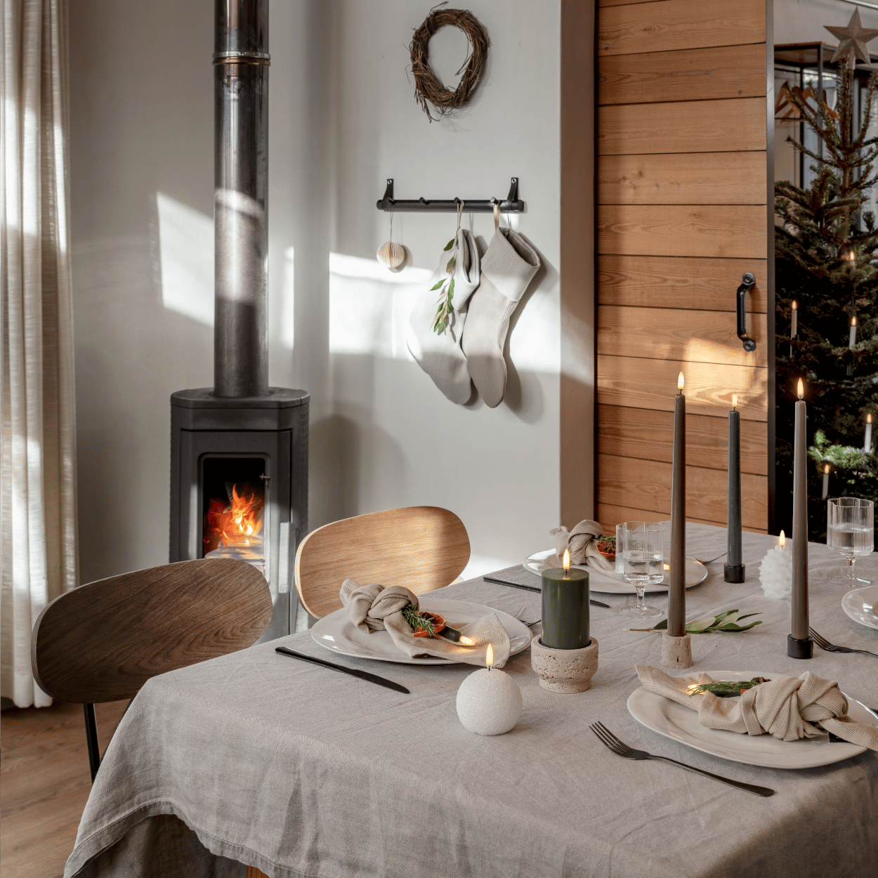 WinterShine – Elegante LED Kaars in Sneeuwbal Design