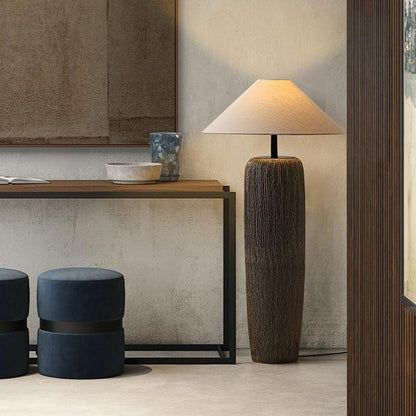 Verweerd houten vloerlamp