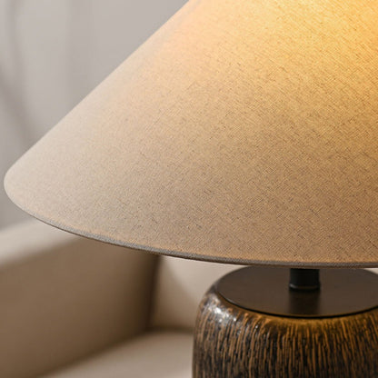 Verweerd houten vloerlamp