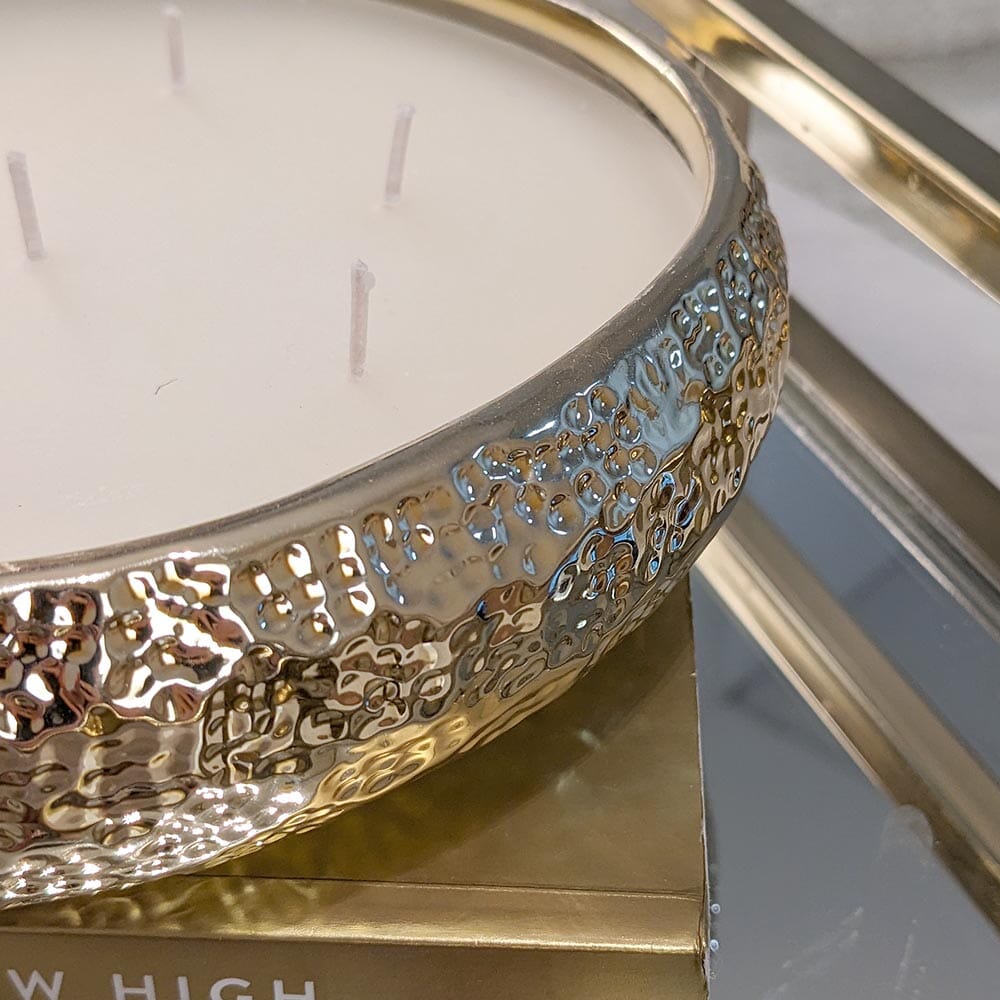 LuxeLicht – XL Geurkaars met 17 Lonten – Betoverende Geur en Gouden Elegantie