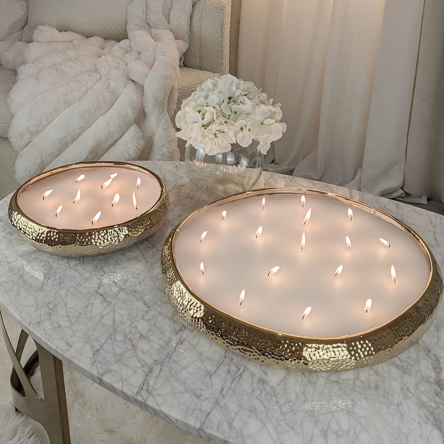 LuxeLicht – XL Geurkaars met 17 Lonten – Betoverende Geur en Gouden Elegantie