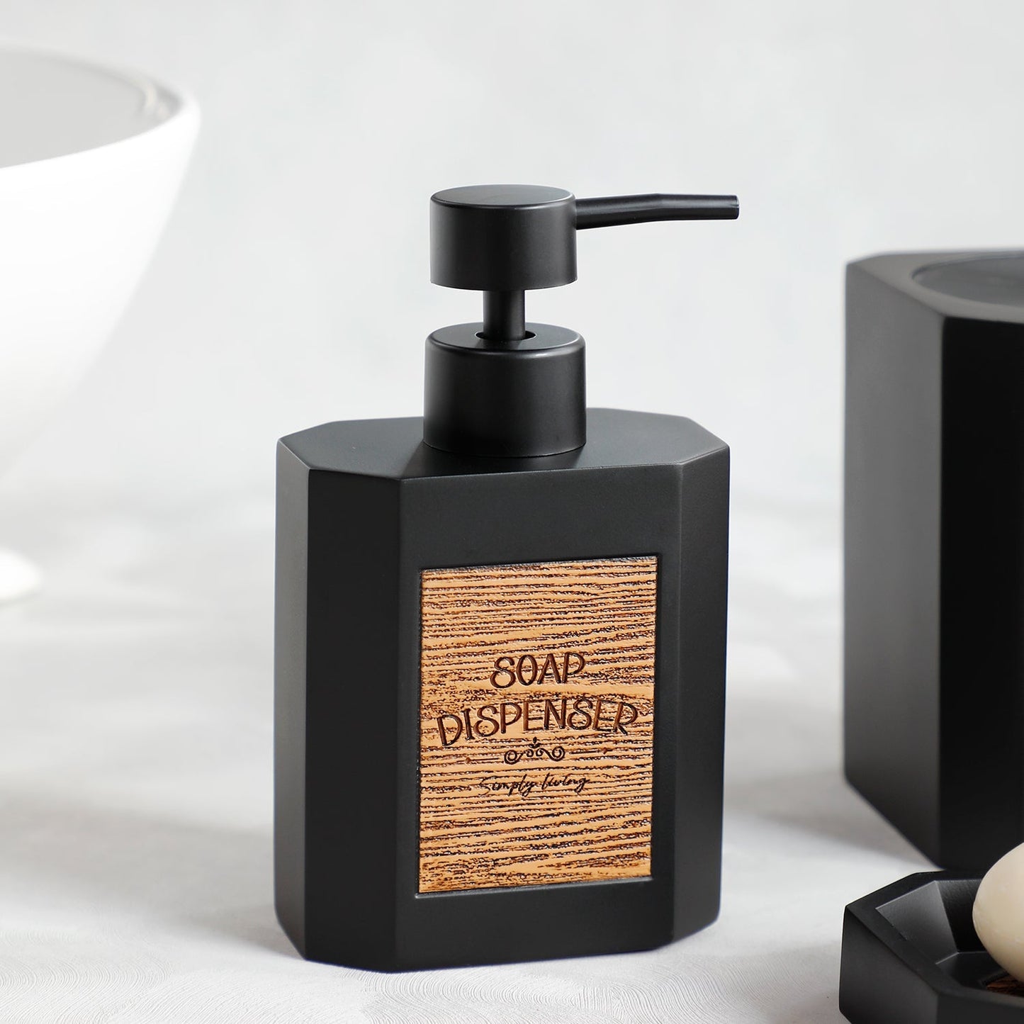 WoodLabel Essentials – 4-delige Badkameraccessoires Set met Stijlvol Houten Label